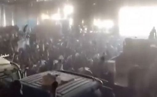 ХАМАС открыл по толпе огонь, ворвавшейся на его продовольственные склады
