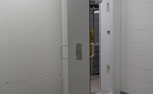 В Сдероте развернули мобильные бомбоубежища