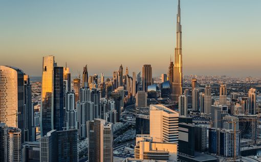 Арабский принц покорил Instagram видом Дубая выше облаков