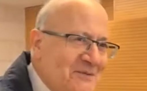 Судья БАГАЦа отказался сидеть в одном ряду  с коллегами