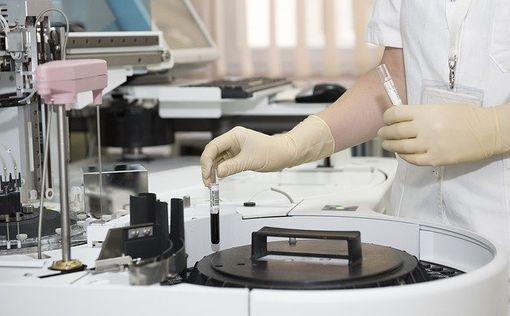 Pfizer и Moderna обвинили в "военно-биологической деятельности" в Украине