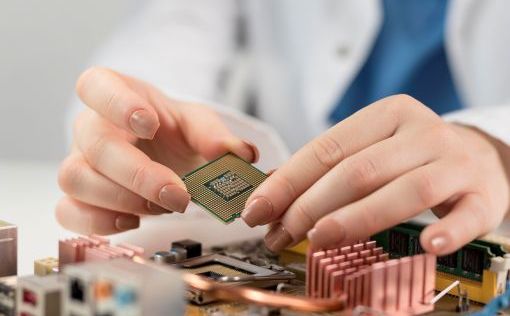 Гендиректор Intel отказался пересматривать деятельность в Израиле