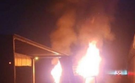 В Таркумии подожгли разграбленные грузовики с помощью для Газы