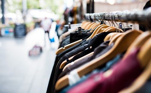 H&M останавливает продажи в России