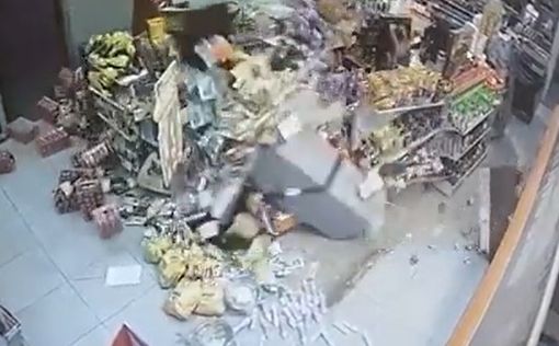 Ограбление на юге: банкомат вырвали из стены тросом - видео