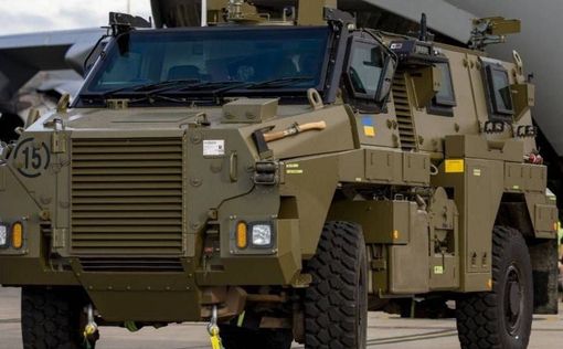 Австралия передала Украине 20 бронетранспортеров Bushmaster