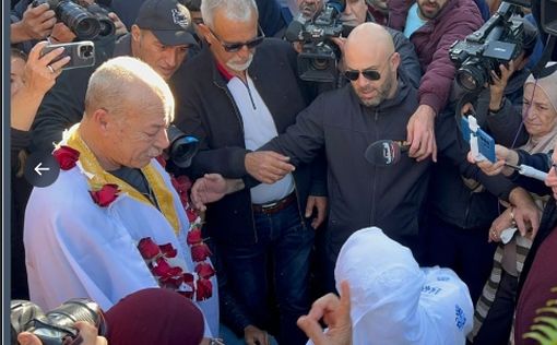 В Вади-Ара раздают сладости: убийца солдата вернулся на роскошном автомобиле