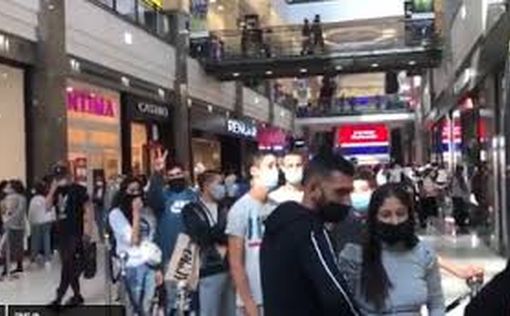 Торговые центры: закрываться не будем