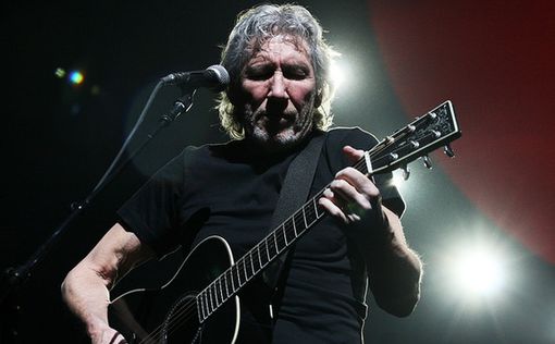 Экс-солист Pink Floyd попал "под статью" из-за нацистского костюма