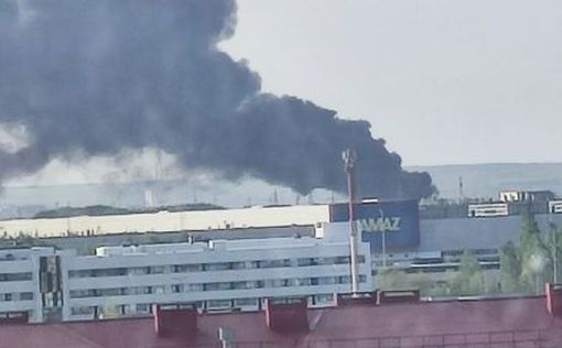 В Набережных челнах горит завод "КАМАЗ"