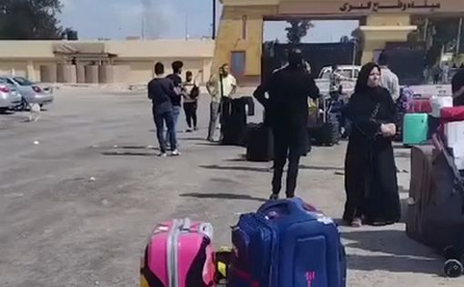 Египетские грузовики с топливом и провизией повернулись назад