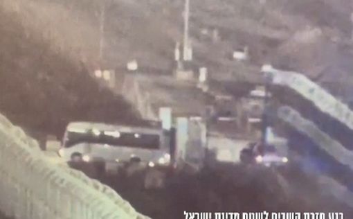 Члены семей освобожденных остались в плену