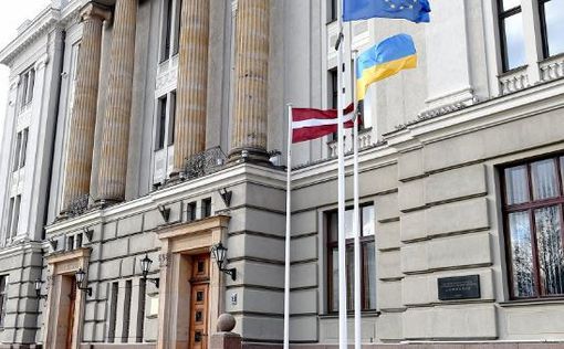 Латвия внесла в черный список 25 деятелей культуры из РФ