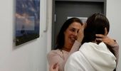 Первые кадры встречи вернувшихся девушек с родителями: фото | Фото 8