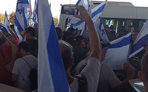 Организаторы протеста обвинили полицию: сломали нос демонстранту