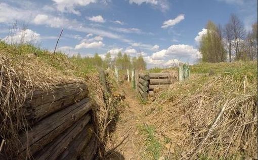 Решили перестраховаться: россияне на границе с Украиной начали рыть окопы