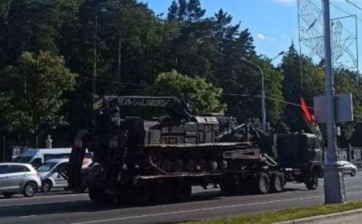 Протесты в РБ: в центр Минска стягивают военную технику