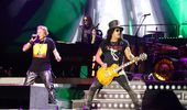 Три часа в Тель-Авиве: концерт легендарных Guns N' Roses - фоторепортаж | Фото 38