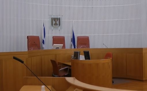 Противники увольнения Ронена Бара теперь требуют отменить отмену увольнения