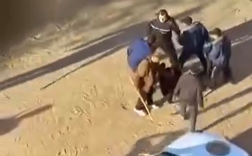 Видео: ХАМАС избивает приехавших за едой людей