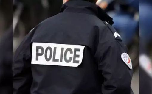 Парижская полиция застрелила мужчину, угрожавшего им тесаком