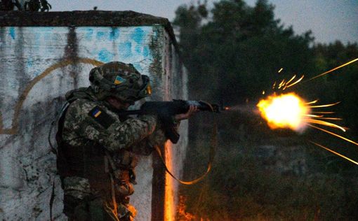 Четыре склада с боеприпасами и баржа россиян уничтожены под Херсоном