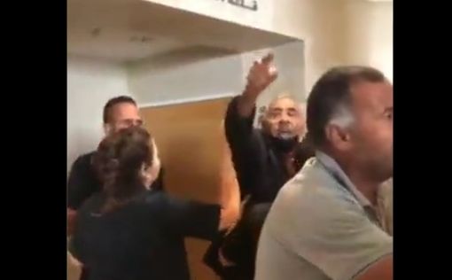 Семья террориста атаковал отца убитого солдата в суде