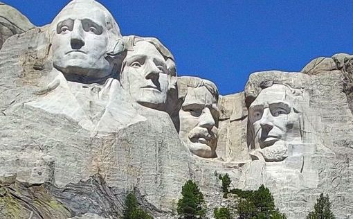 Трамп задумал создать сад 250 американских героев