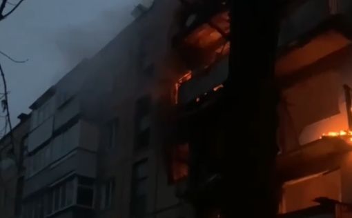 Прямое попадание в дом в Харькове засняли на видео