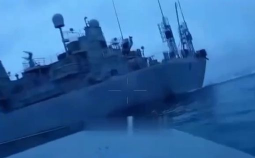 Источник: Беспилотники повредили разведывательный корабль РФ