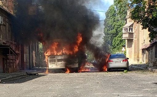 В центре Донецка - утренняя "бавовна": горят авто, есть жертвы. Видео (18+) | Фото: скриншот