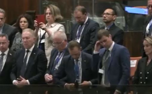 Зимняя сессия Кнессета открылась минутой молчания: видео