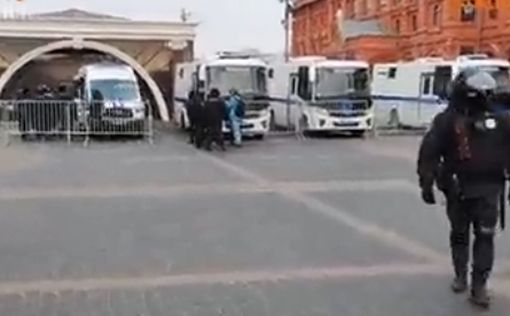 На Красной площади "винтят" даже поклонниц Путина