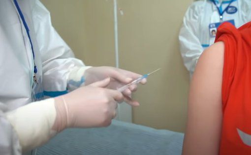 Когда в ЕС примут решение по третьей дозе вакцины: дан ответ