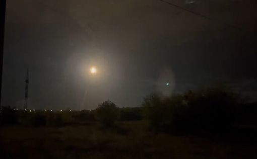 Видео: российские ПВО отбивают ночную атаку над Белгородом