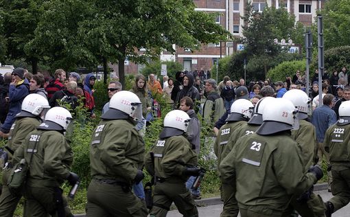 Во Франции арестовали более 200 участников протеста