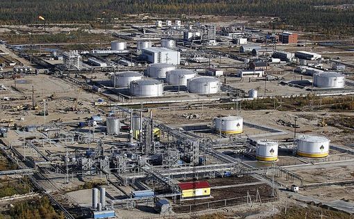 Цены на нефть по-прежнему ниже 50 долларов за баррель