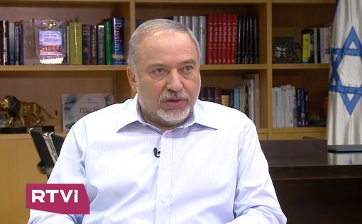 Либерман защищает новый законопроект о призыве харедим