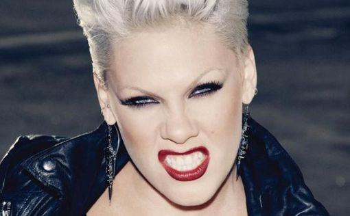 Pink осудила ХАМАС и насилие во время “наполненных ненавистью” протестов в мире