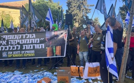 Сорят деньгами: гневная реакция на перфоманс “Братьев по оружию”