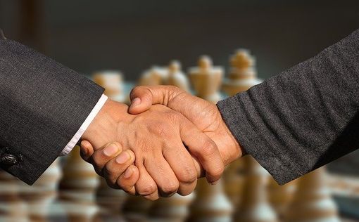 Нетаниягу поблагодарил Джонсона за борьбу с антисемитизмом