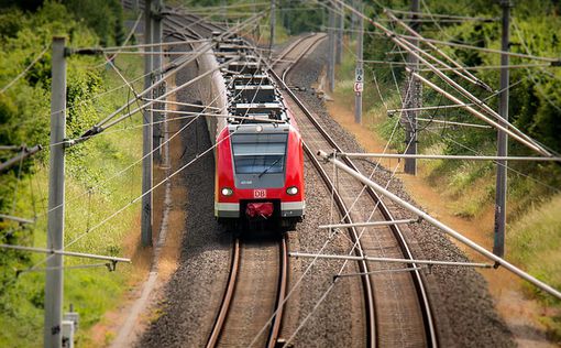 В Канаде перевернулся поезд, перевозивший химикаты