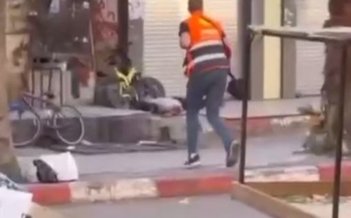 Видео из Дженина: медик подобрал автомат и передал террористу