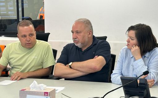 Авигдор Либерман посетил центр управления и контроля муниципалитета Ашкелона