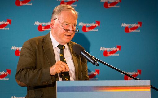 Лидер AfD извинился за сравнение нацистов с какашкой