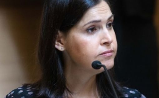 Кто-то должен быть взрослым: Эльхарар выступила в защиту Лапида